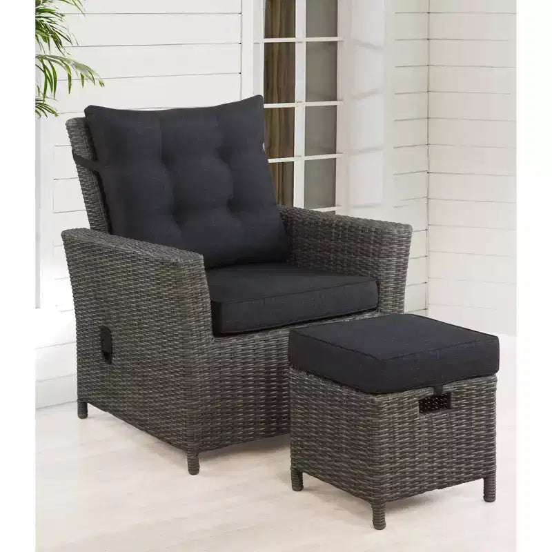 Fauteuil inclinable d'extérieur en osier Asti 2 pièces et pouf de 15 po pour patio – Gris – Alaterre Furniture : toutes saisons, aucun assemblage requis