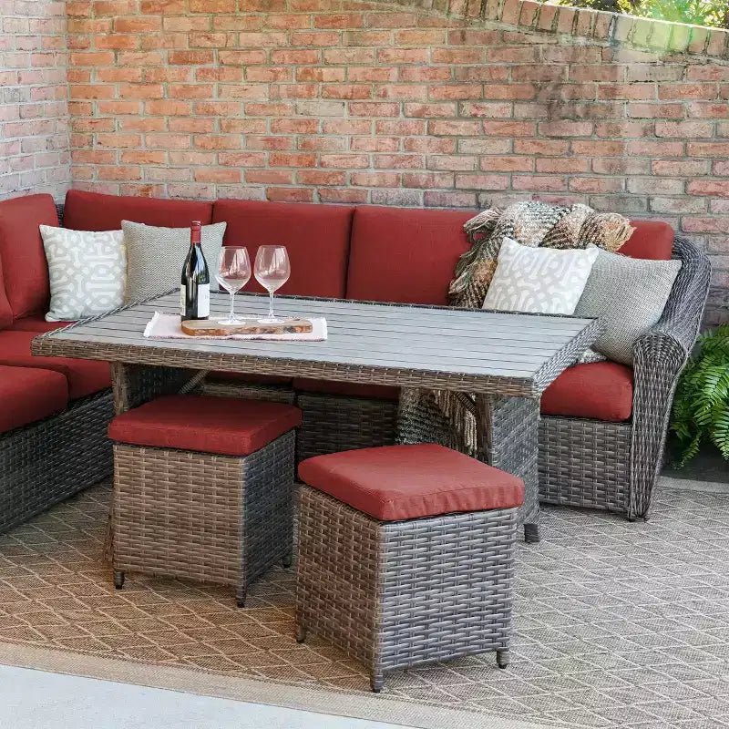 Ensemble sectionnel Walton 7 pièces en osier avec coussins rouges de Leisure Made