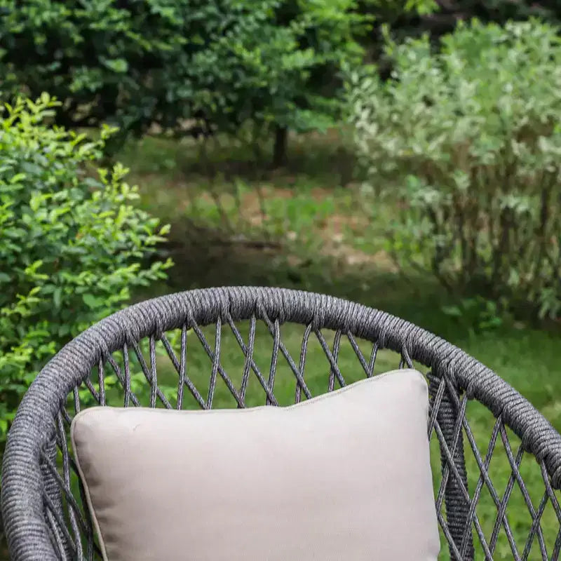 Ensemble de conversation 3 pièces avec chaises, coussins et table - Captiva Designs : Salon de jardin moderne, résistant à l'eau et à la rouille, cadre en acier