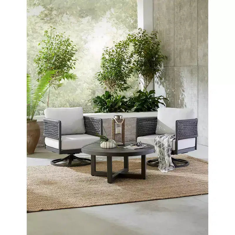 Ensembles de conversation 3 pièces pour patio en corde d'abaca tressée International Concepts avec table basse et 2 chaises pivotantes : cadre en aluminium