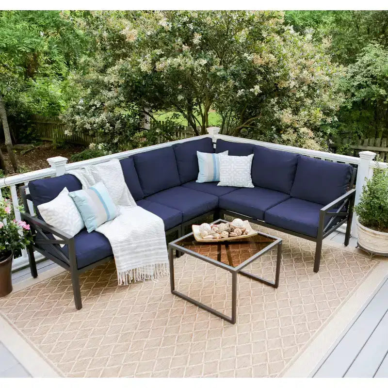 Ensemble d'angle 5 pièces en aluminium Leisure Made Blakely avec coussins en tissu bleu marine
