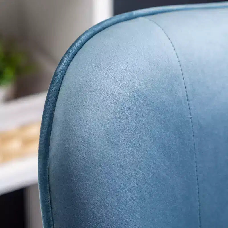 Fauteuil d'appoint contemporain en velours soyeux touffeté à dossier boutonné Roundhill Furniture Doarnin, bleu