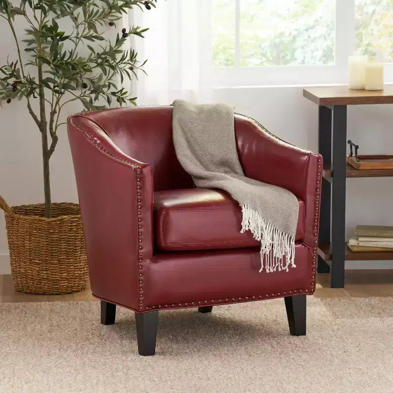 Fauteuil Club Rembourré Contemporain GDFStudio Hawthorne avec Clous Décoratifs