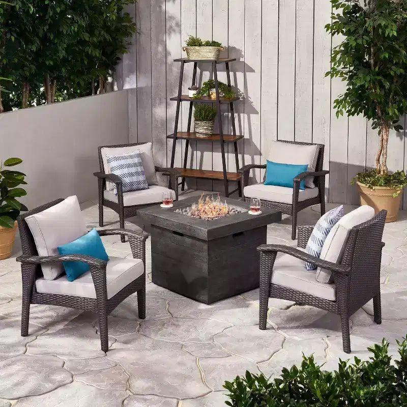 GDFStudio Rocco Ensemble de 5 fauteuils de club et foyer d'extérieur en osier avec coussins
