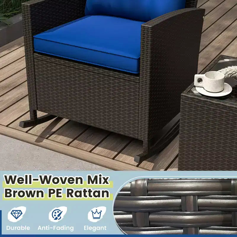 Costway Ensemble de 3 pièces de chaises à bascule en osier pour patio avec table en verre trempé et coussins moelleux Extérieur Beige/Bleu marine/Noir/Rouge