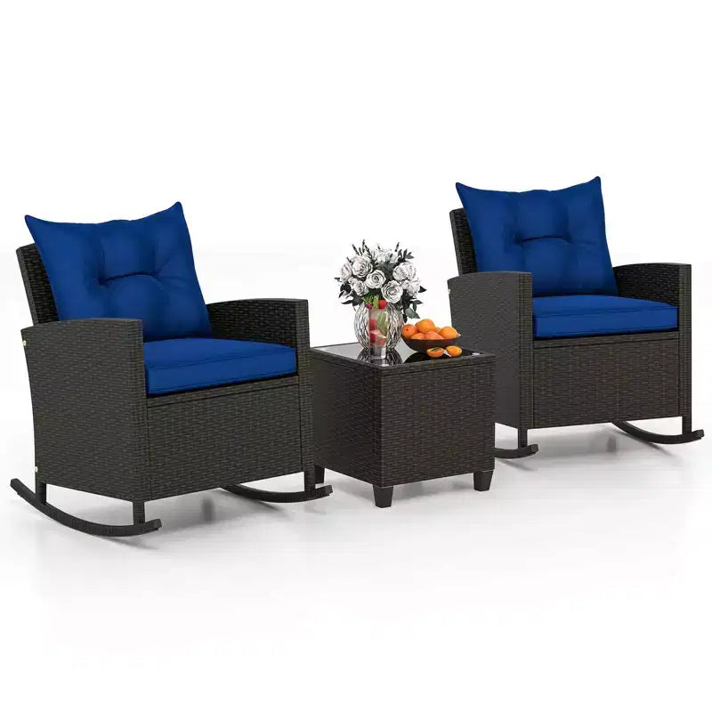 Costway Ensemble de 3 pièces de chaises à bascule en osier pour patio avec table en verre trempé et coussins moelleux Extérieur Beige/Bleu marine/Noir/Rouge