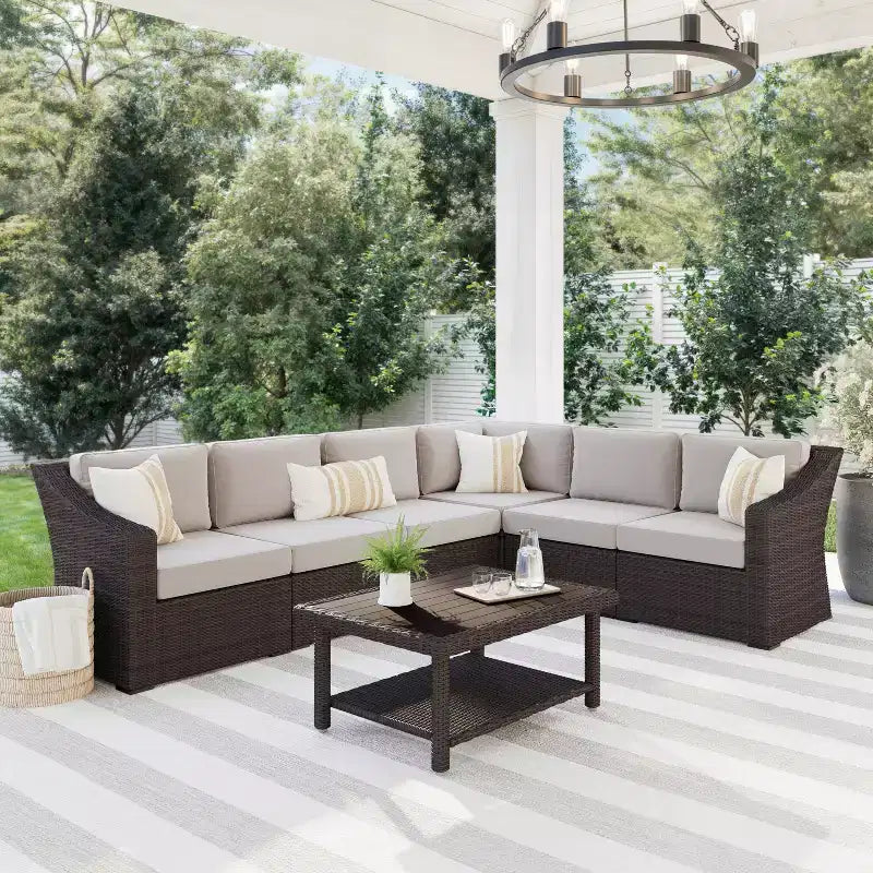 Canapé d'angle modulaire 6 places Martha Stewart Bedford pour intérieur et extérieur en rotin avec coussins toutes saisons