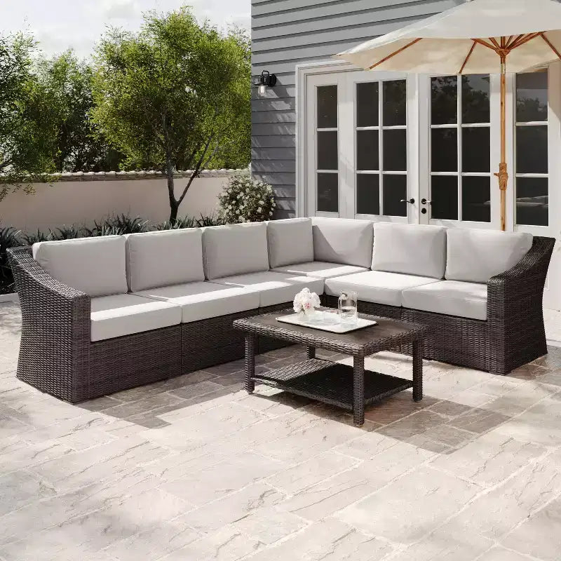 Canapé d'angle modulaire 6 places Martha Stewart Bedford pour intérieur et extérieur en rotin avec coussins toutes saisons