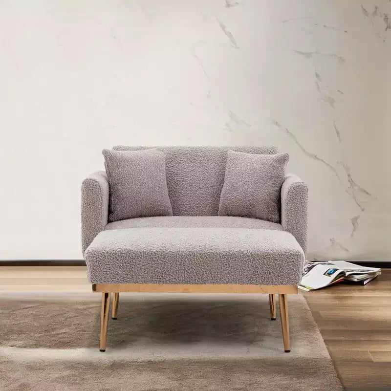 Chaise de salon Okak au design moderne, élégant et classique pour salon et chambre d'hôtel.