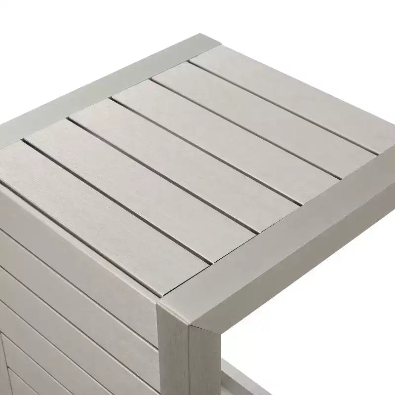 Christopher Knight Home Joanne, ensemble de 8 pièces pour patio avec fauteuils de club en rotin et tables d'appoint en aluminium en forme de C.