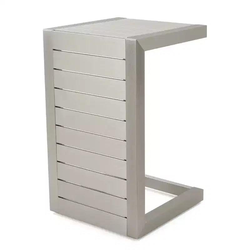 Christopher Knight Home Joanne, ensemble de 8 pièces pour patio avec fauteuils de club en rotin et tables d'appoint en aluminium en forme de C.