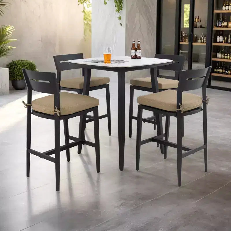 Ensemble de bar 5 pièces pour terrasse/jardin, table carrée arrondie de 90 cm en pierre frittée et 4 tabourets de bar en aluminium, plateau effet marbre, coussin Sunbrella