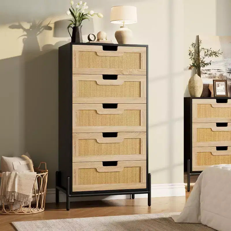 Commode à 5 tiroirs en rotin naturel, commode en bois, armoire de rangement de style rustique avec pieds en métal, commode moderne pour chambre à coucher, salon