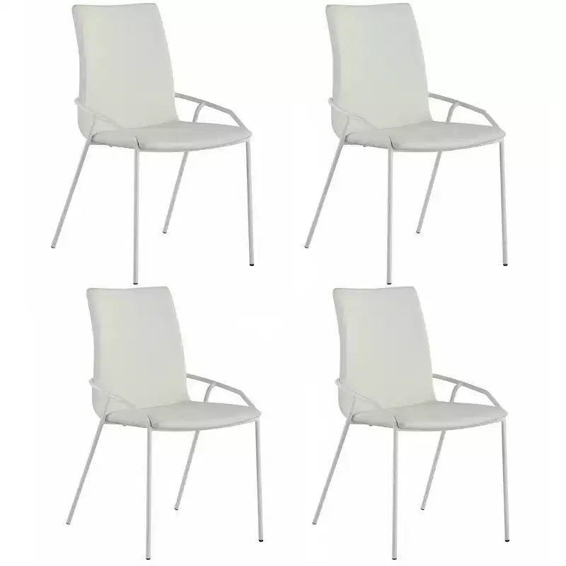 Chintaly Imports, Chaise d'appoint contemporaine rembourrée blanche