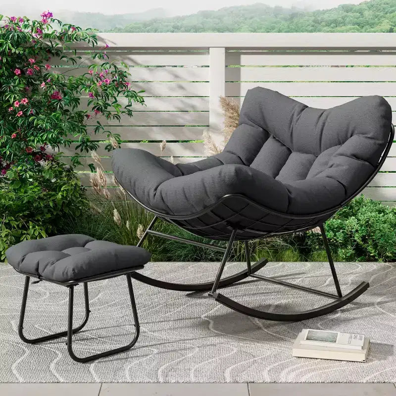 Grand fauteuil de salon avec repose-pieds, chaise berçante Papasan d'extérieur avec pouf et cadre en métal robuste, chaise berçante en rotin en forme d'œuf pour patio