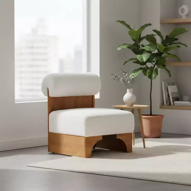 Fauteuil d'appoint Homy Casa avec dossier roulé et piètement en bois massif, revêtement en tissu bouclette