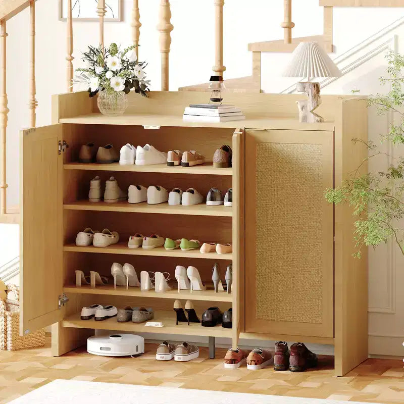 Meuble à chaussures en rotin, meuble de rangement en bois avec 3 portes et étagères réglables pour entrée, salon, couloir, chêne clair
