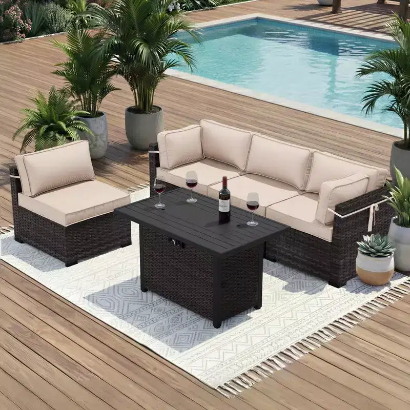 Ensemble de terrasse UPTIOT 5 pièces : 2 canapés d'angle, 2 fauteuils d'appoint et 1 table brasero marron pour un confort et un divertissement extérieurs ultimes