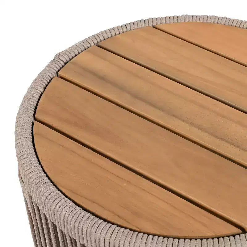 Ensemble de 2 chaises pivotantes d'extérieur modernes en corde et table d'appoint en bois d'acacia Christopher Knight Home Yamina