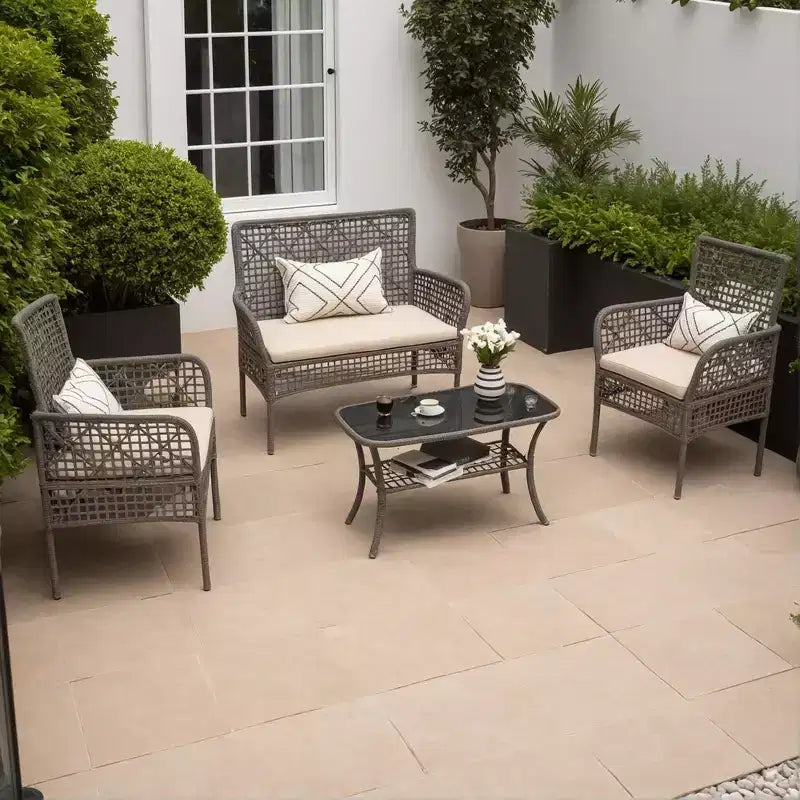 Ensemble de canapé d'extérieur Whisen Patio 4 pièces, salon de conversation de jardin en osier 4 personnes avec table en verre trempé et coussins moelleux