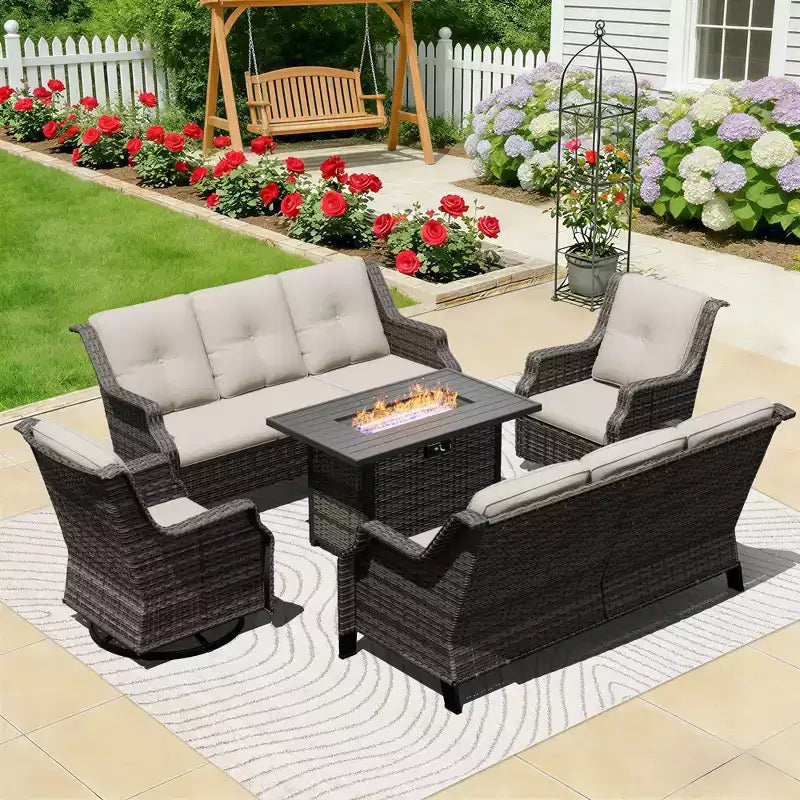 Ensemble extérieur modulaire UPTIOT avec canapés, fauteuils à bascule et brasero pour un confort polyvalent sur la terrasse