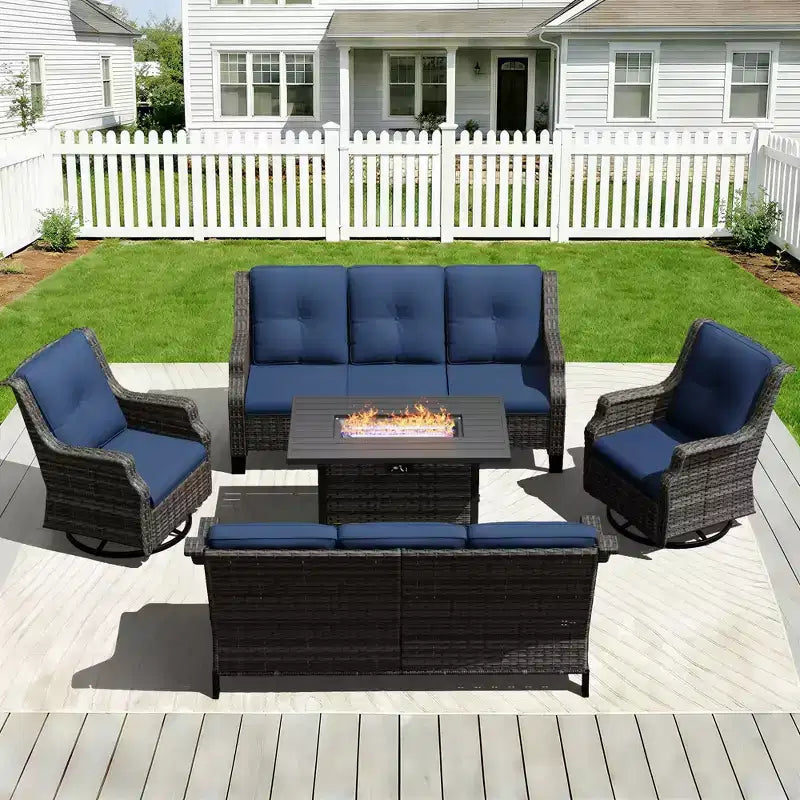 Ensemble extérieur modulaire UPTIOT avec canapés, fauteuils à bascule et brasero pour un confort polyvalent sur la terrasse