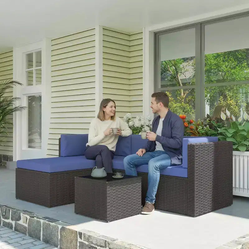 Ensemble de meubles de patio Outsunny, ensemble de mobilier de conversation extérieur en rotin osier avec coussins, table basse avec plateau en verre