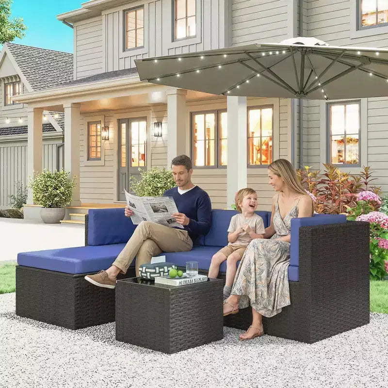 Ensemble de meubles de patio Outsunny, ensemble de mobilier de conversation extérieur en rotin osier avec coussins, table basse avec plateau en verre
