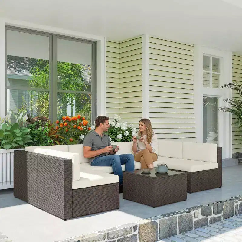 Ensemble de mobilier de patio Outsunny 7 pièces, meubles de conversation d'extérieur en rotin PE tout temps avec coussins, table basse à plateau en verre