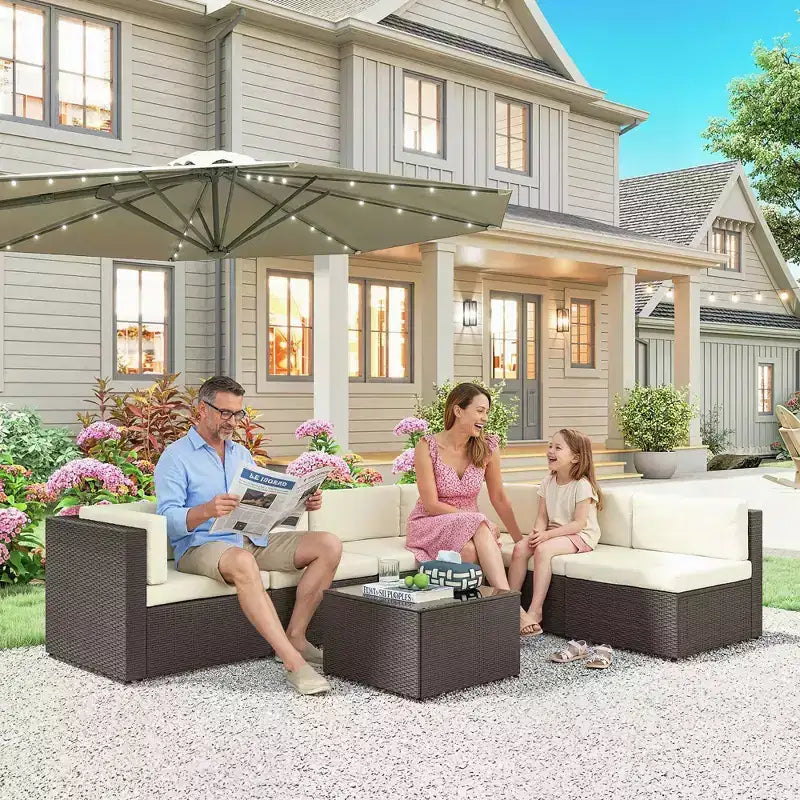 Ensemble de mobilier de patio Outsunny 7 pièces, meubles de conversation d'extérieur en rotin PE tout temps avec coussins, table basse à plateau en verre