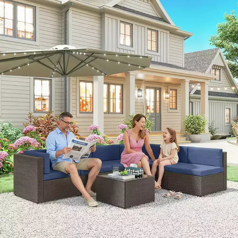 Ensemble de mobilier de patio Outsunny 7 pièces, meubles de conversation d'extérieur en rotin PE tout temps avec coussins, table basse à plateau en verre