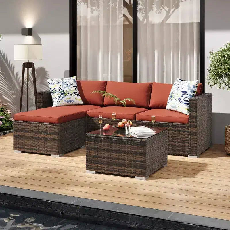 Ensemble de mobilier de patio 5 pièces toutes saisons, canapé d'angle convertible avec pouf et table en verre trempé, salon de jardin en rotin