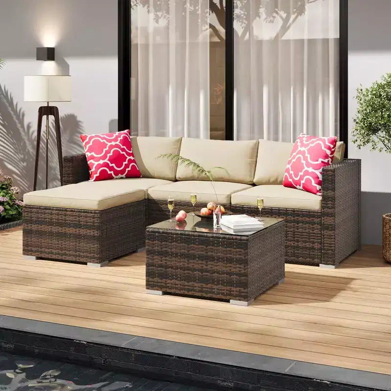 Ensemble de mobilier de patio 5 pièces toutes saisons, canapé d'angle convertible avec pouf et table en verre trempé, salon de jardin en rotin