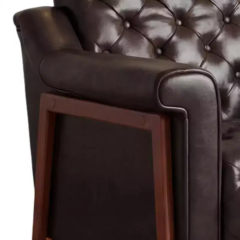 Dyonery Une chaise décorée de cuir de style médiéval, avec des pieds et un dossier en bois robustes, adaptée aux petits espaces, Marron