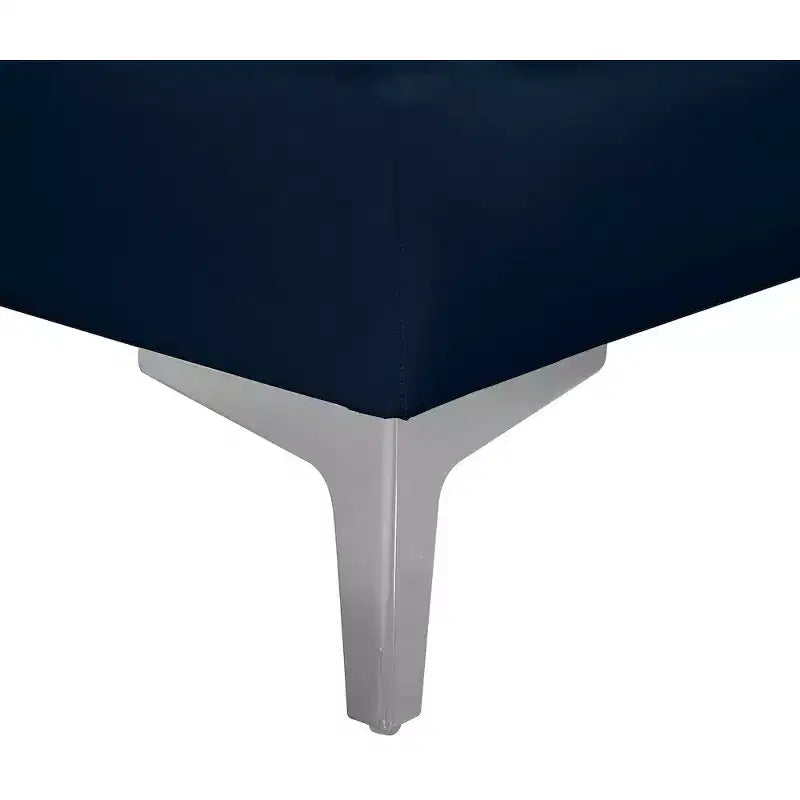 Fauteuil sans accoudoirs en velours bleu marine Alina Meridian Furniture