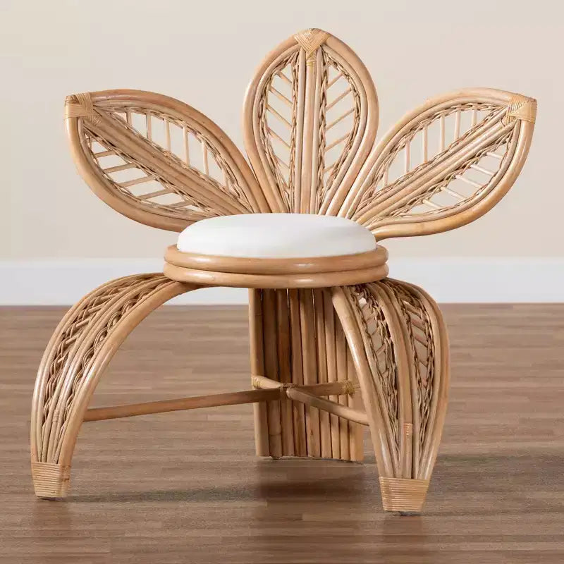bali & pari Fauteuil d'appoint en rotin naturel Gresham Blanc/Marron naturel : Fait main, Rembourré de mousse, Aucun assemblage requis