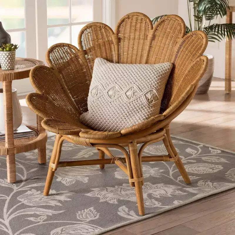 bali & pari Fauteuil d'appoint fleur en rotin Blossom miel