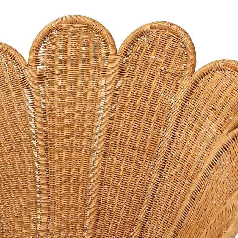 bali & pari Fauteuil d'appoint fleur en rotin Blossom miel