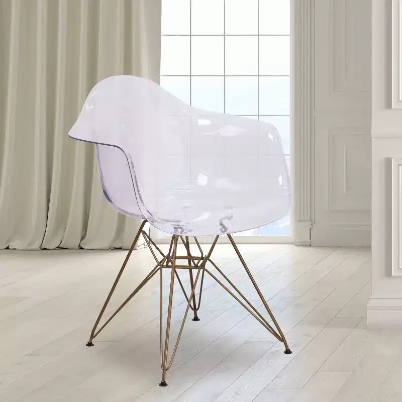 Chaise transparente Emma et Oliver avec accoudoirs et base dorée