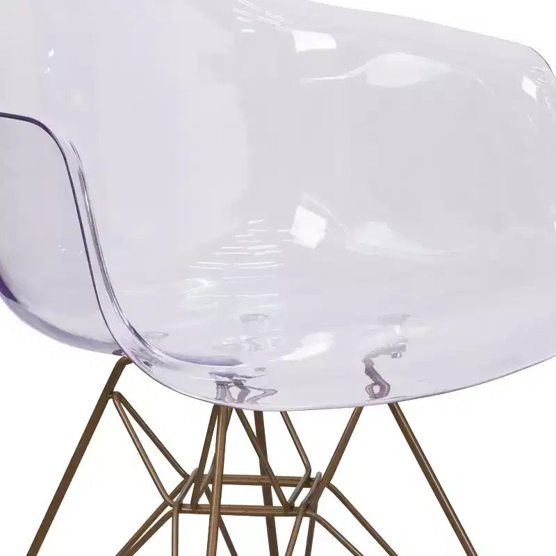 Chaise transparente Emma et Oliver avec accoudoirs et base dorée
