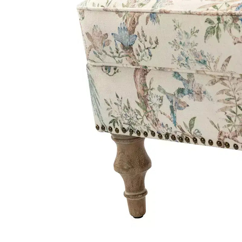 Yahweh Fauteuil transitoire en bois et tissu avec motif floral, accoudoirs à panneaux et dossier chameau | ART OF LIVING DESIGNS