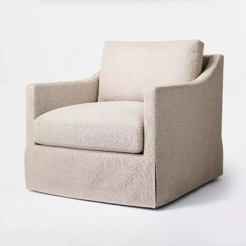Fauteuil pivotant rembourré Vivian Park - Threshold conçu avec Studio McGee