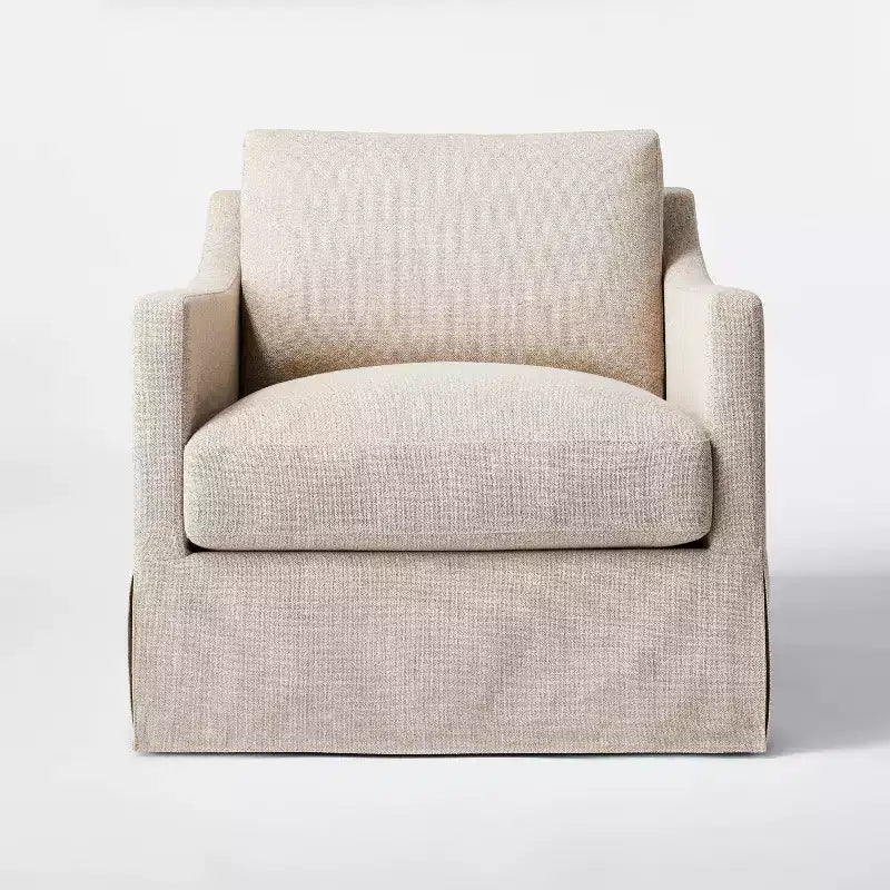 Fauteuil pivotant rembourré Vivian Park - Threshold conçu avec Studio McGee