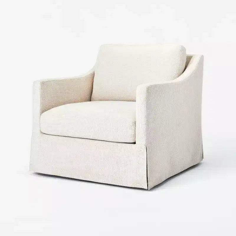 Fauteuil pivotant rembourré Vivian Park - Threshold conçu avec Studio McGee