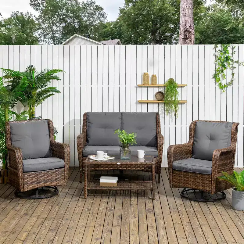 Ensemble de mobilier de patio Outsunny, mobilier d'extérieur 4 pièces en rotin PE avec 2 fauteuils pivotants, table en verre à 2 niveaux et canapé deux places