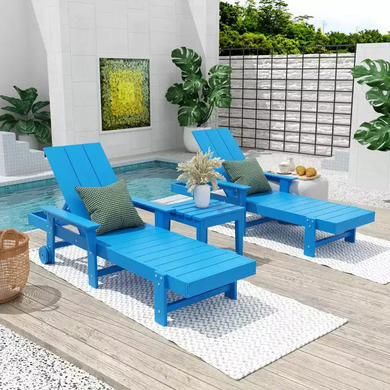 Ensemble de chaises longues inclinables modernes WestinTrends Ashore en polyéthylène avec table d'appoint