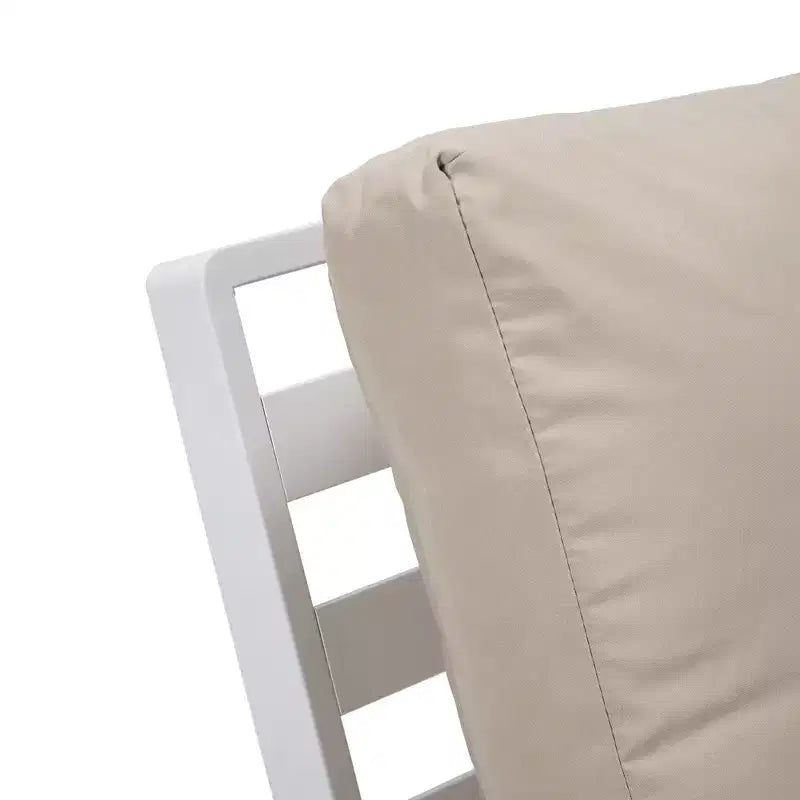 LeisureMod Walbrooke Modern Outdoor Armchairs - Set of 2 Rust-Proof White Aluminum Patio Chairs with Wide Armrests and All-Weather Design
