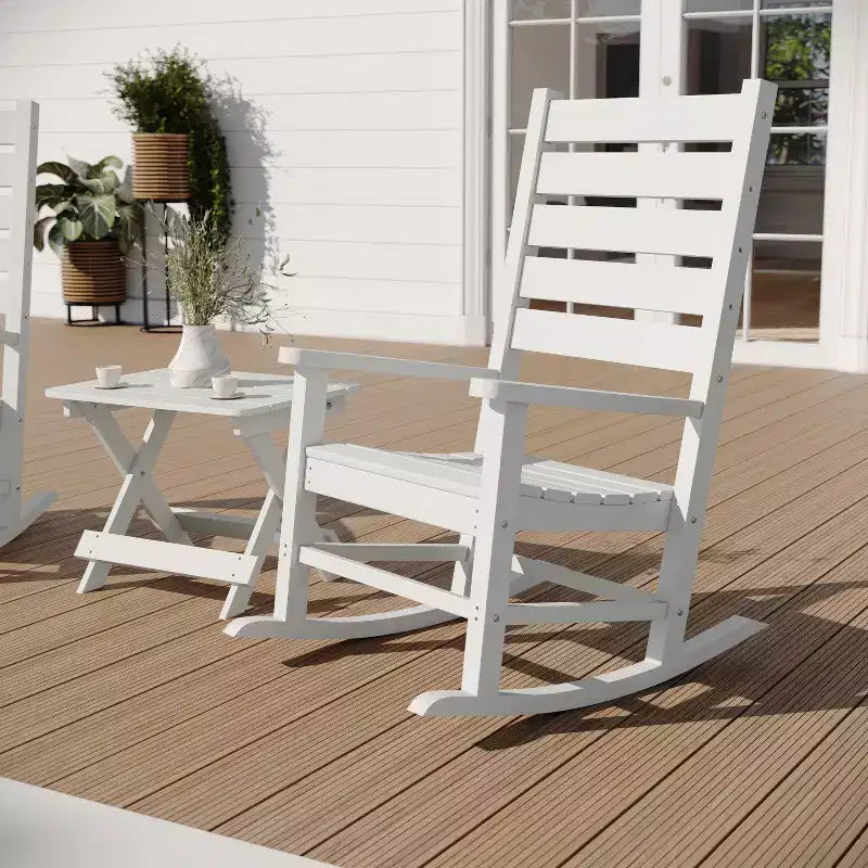 Ensemble 3 pièces Merrick Lane Chaises/Table pour utilisation intérieure/extérieure toutes saisons avec 2 fauteuils à bascule contemporains et une table d'appoint élégante