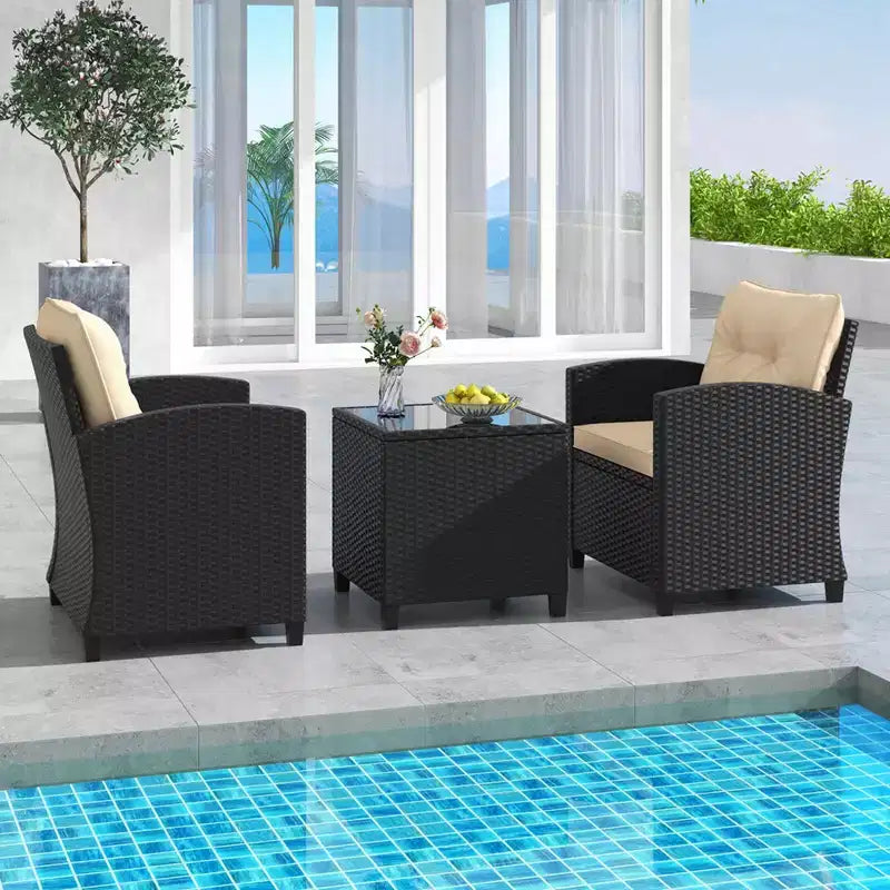 Ensemble de mobilier de patio Costway 3 pièces avec table basse en verre trempé et coussins lavables Beige/Noir/Blanc cassé/Rouge/Bleu marine/Turquoise